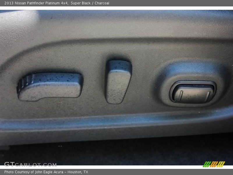 Super Black / Charcoal 2013 Nissan Pathfinder Platinum 4x4