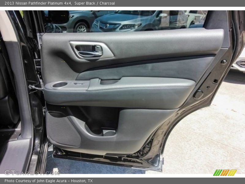 Super Black / Charcoal 2013 Nissan Pathfinder Platinum 4x4