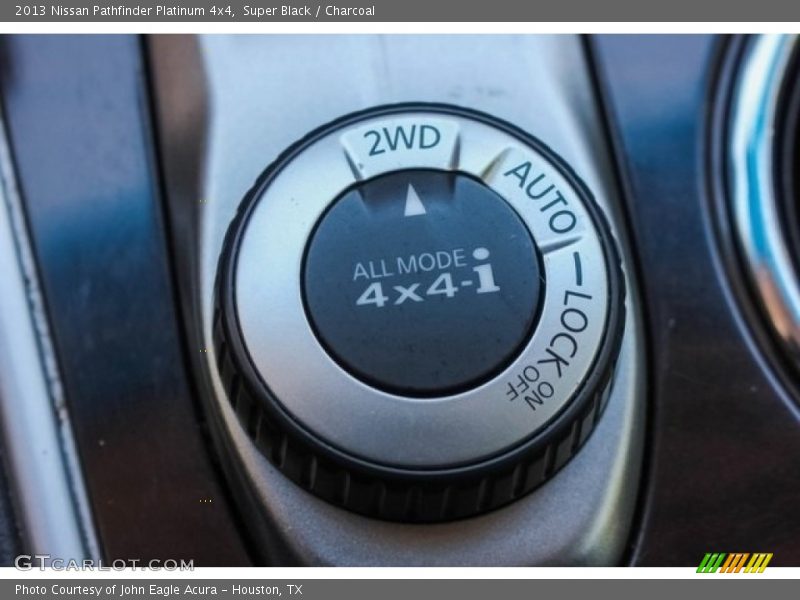 Super Black / Charcoal 2013 Nissan Pathfinder Platinum 4x4