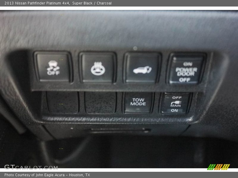 Super Black / Charcoal 2013 Nissan Pathfinder Platinum 4x4