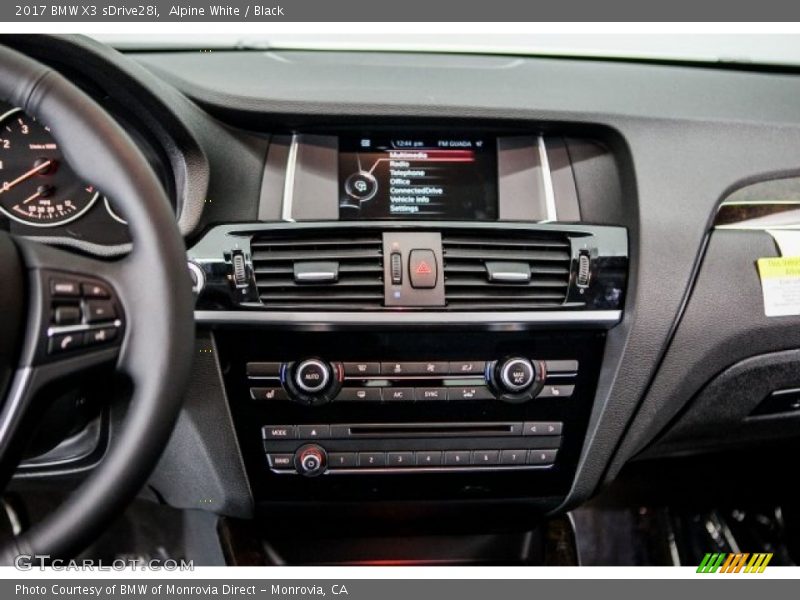 Alpine White / Black 2017 BMW X3 sDrive28i