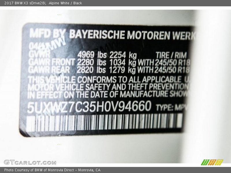 Alpine White / Black 2017 BMW X3 sDrive28i