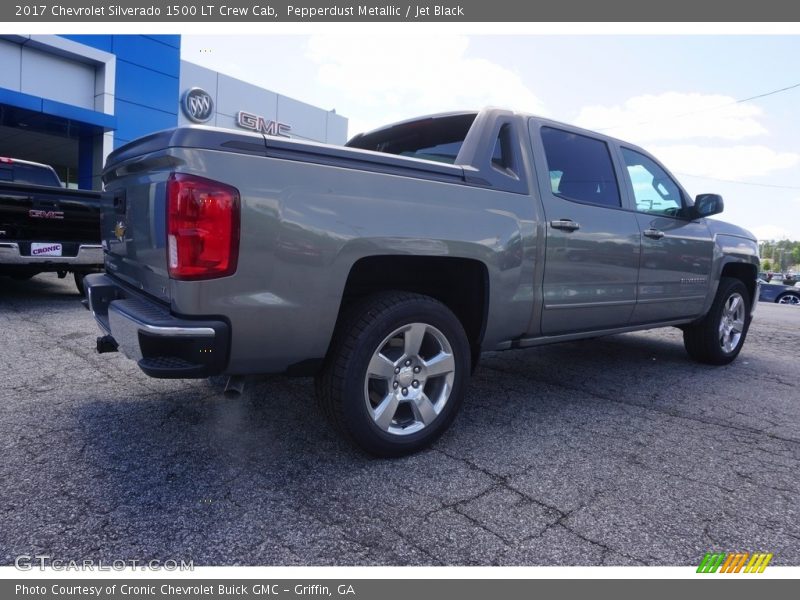 Pepperdust Metallic / Jet Black 2017 Chevrolet Silverado 1500 LT Crew Cab