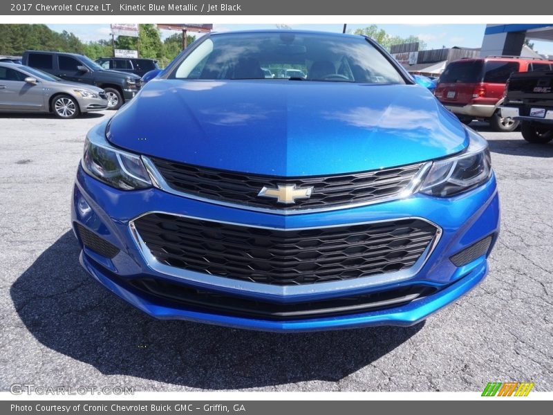 Kinetic Blue Metallic / Jet Black 2017 Chevrolet Cruze LT