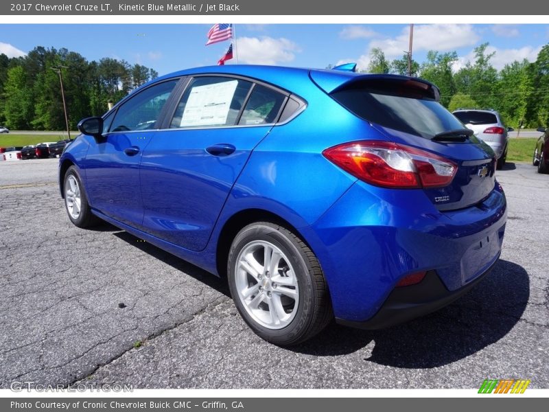 Kinetic Blue Metallic / Jet Black 2017 Chevrolet Cruze LT