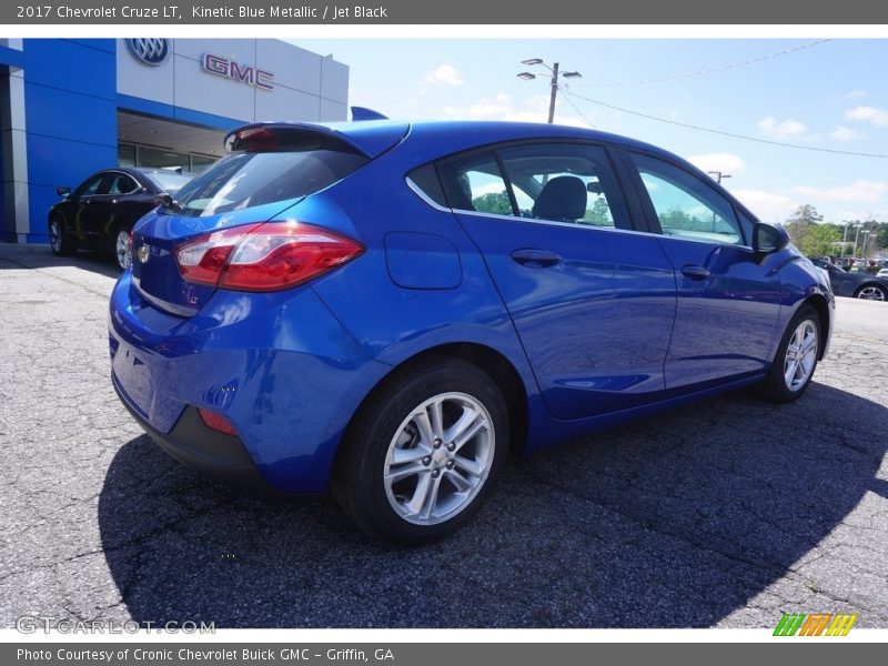 Kinetic Blue Metallic / Jet Black 2017 Chevrolet Cruze LT