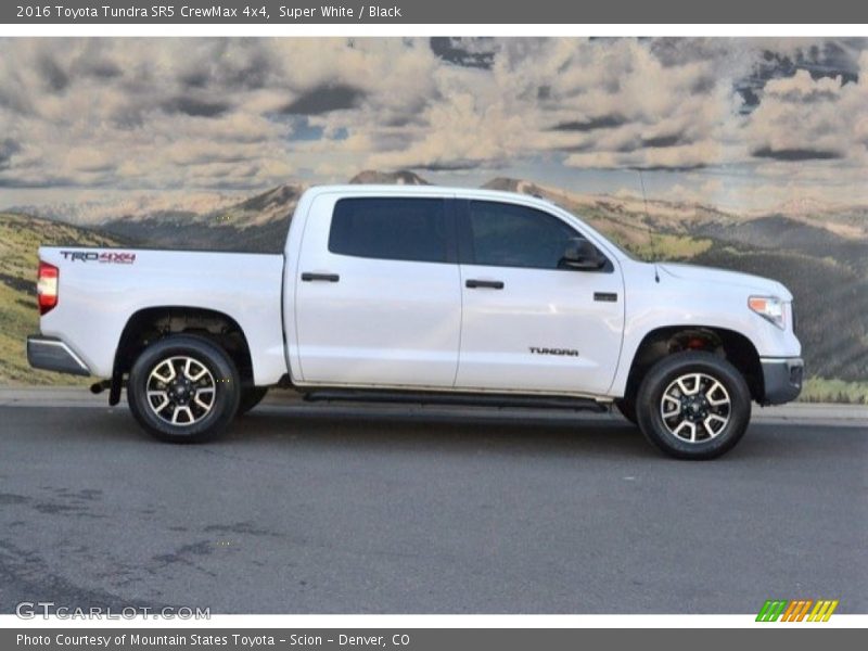 Super White / Black 2016 Toyota Tundra SR5 CrewMax 4x4