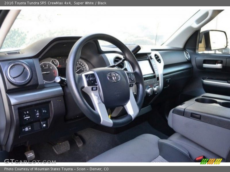 Super White / Black 2016 Toyota Tundra SR5 CrewMax 4x4