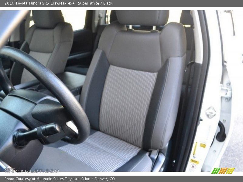 Super White / Black 2016 Toyota Tundra SR5 CrewMax 4x4