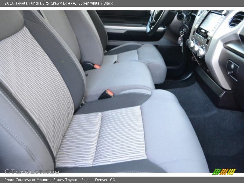 Super White / Black 2016 Toyota Tundra SR5 CrewMax 4x4