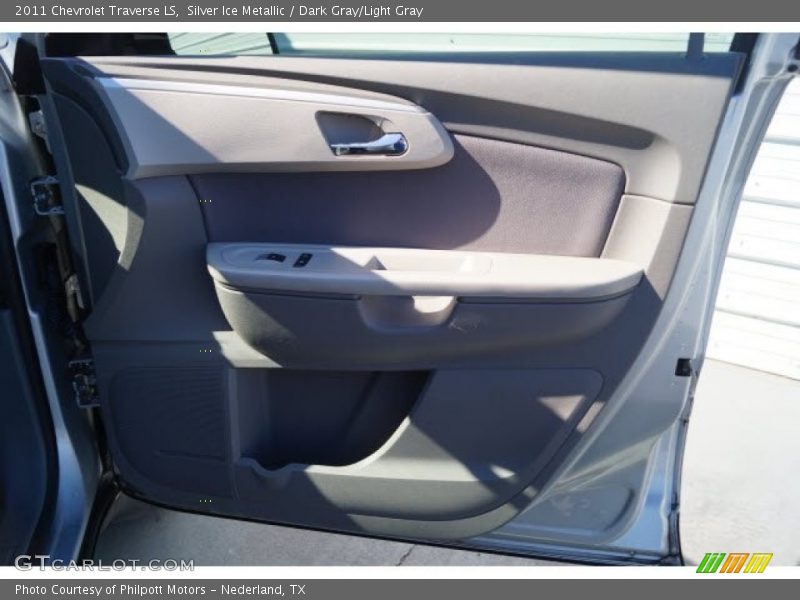 Silver Ice Metallic / Dark Gray/Light Gray 2011 Chevrolet Traverse LS