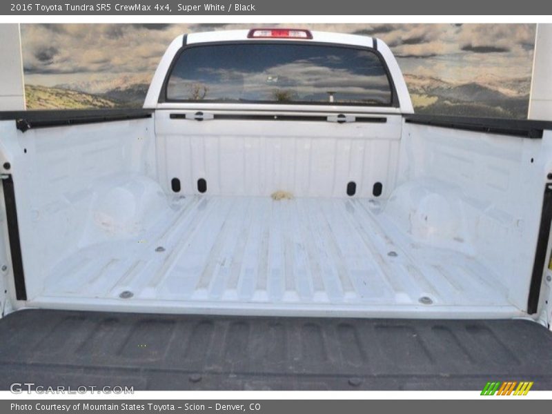 Super White / Black 2016 Toyota Tundra SR5 CrewMax 4x4