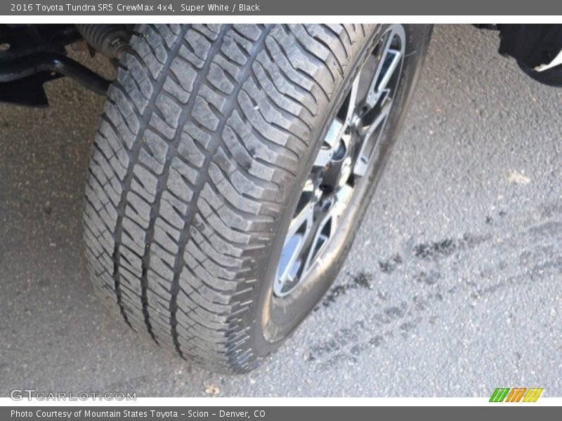 Super White / Black 2016 Toyota Tundra SR5 CrewMax 4x4