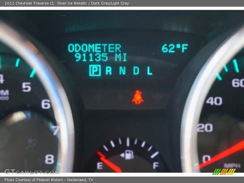 Silver Ice Metallic / Dark Gray/Light Gray 2011 Chevrolet Traverse LS