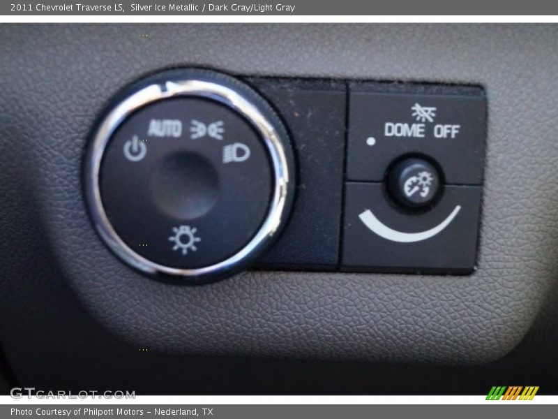 Silver Ice Metallic / Dark Gray/Light Gray 2011 Chevrolet Traverse LS