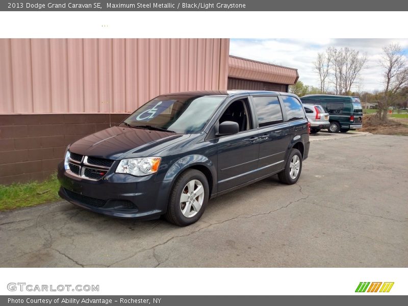 Maximum Steel Metallic / Black/Light Graystone 2013 Dodge Grand Caravan SE