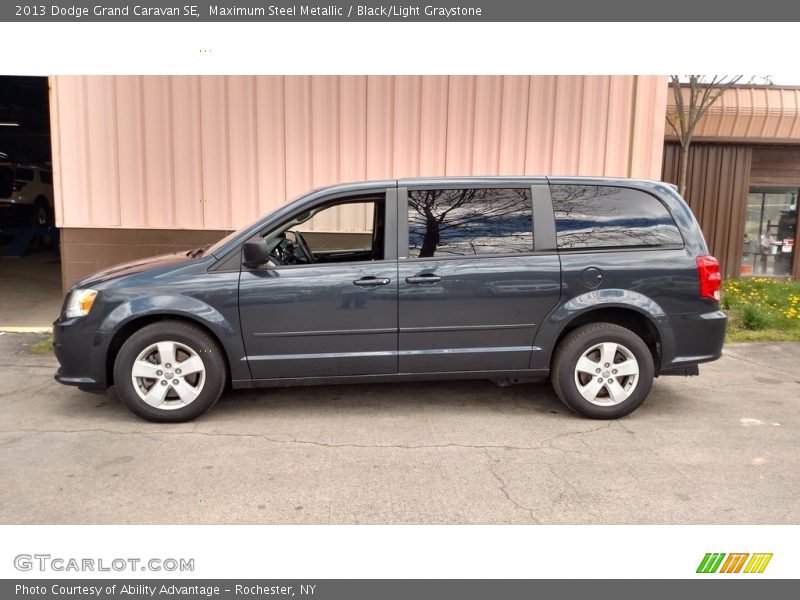 Maximum Steel Metallic / Black/Light Graystone 2013 Dodge Grand Caravan SE