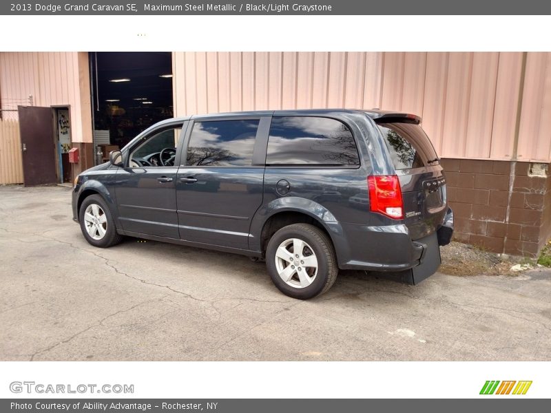 Maximum Steel Metallic / Black/Light Graystone 2013 Dodge Grand Caravan SE