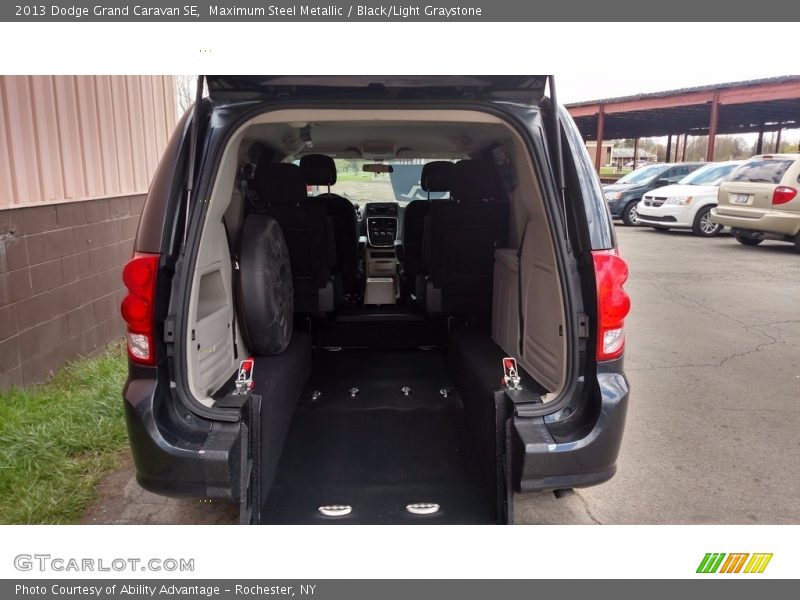 Maximum Steel Metallic / Black/Light Graystone 2013 Dodge Grand Caravan SE