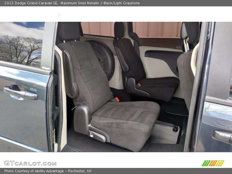Maximum Steel Metallic / Black/Light Graystone 2013 Dodge Grand Caravan SE