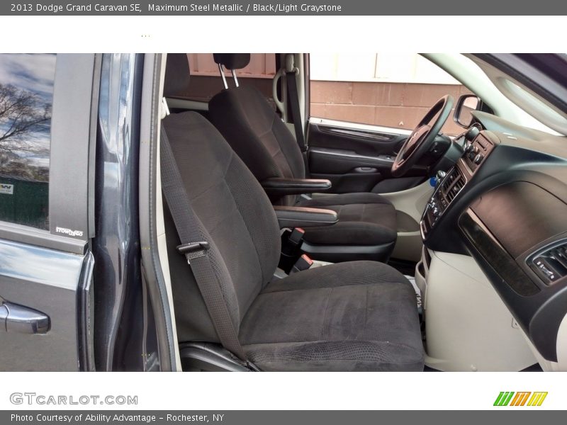 Maximum Steel Metallic / Black/Light Graystone 2013 Dodge Grand Caravan SE