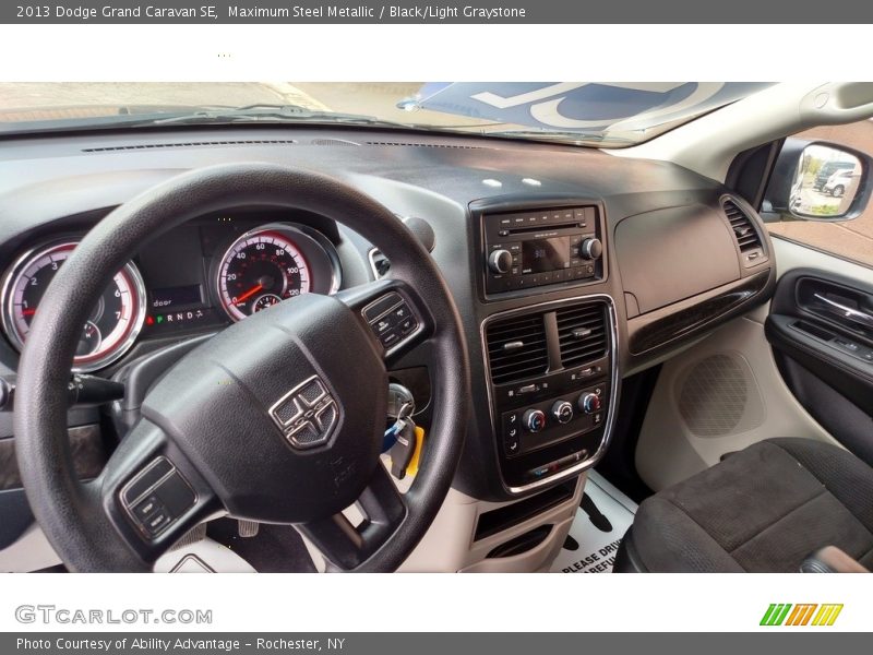 Maximum Steel Metallic / Black/Light Graystone 2013 Dodge Grand Caravan SE