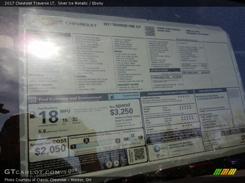 Silver Ice Metallic / Ebony 2017 Chevrolet Traverse LT