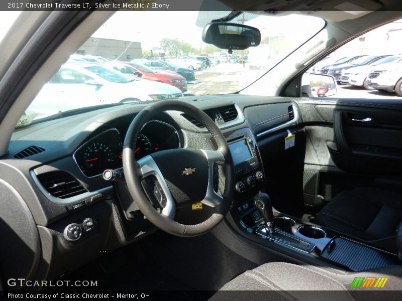 Silver Ice Metallic / Ebony 2017 Chevrolet Traverse LT