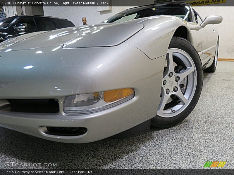 Light Pewter Metallic / Black 2000 Chevrolet Corvette Coupe