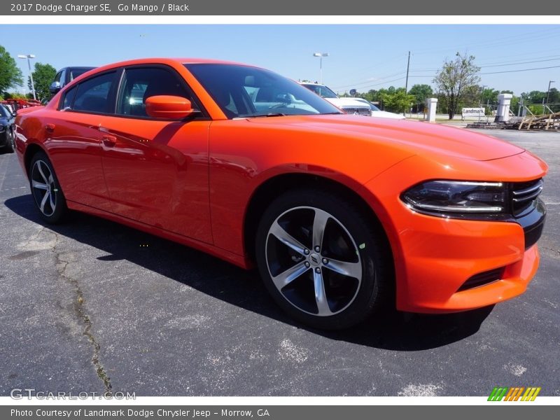 Front 3/4 View of 2017 Charger SE