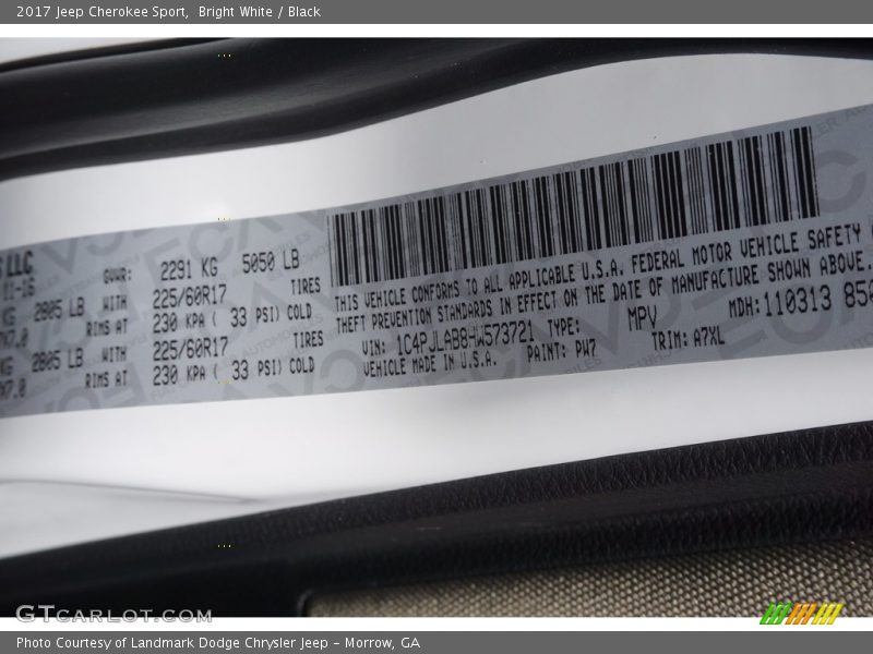 Bright White / Black 2017 Jeep Cherokee Sport