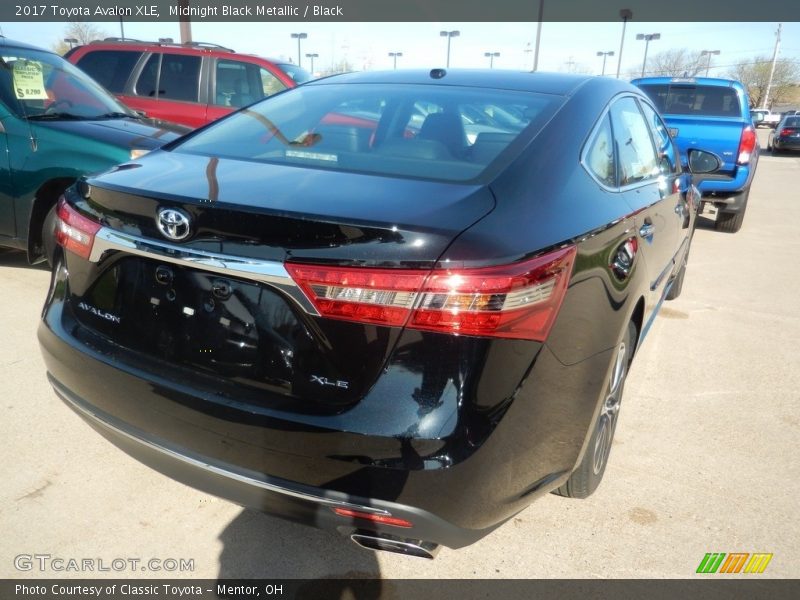 Midnight Black Metallic / Black 2017 Toyota Avalon XLE