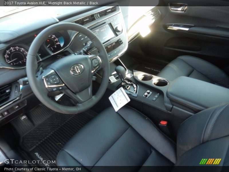 Midnight Black Metallic / Black 2017 Toyota Avalon XLE