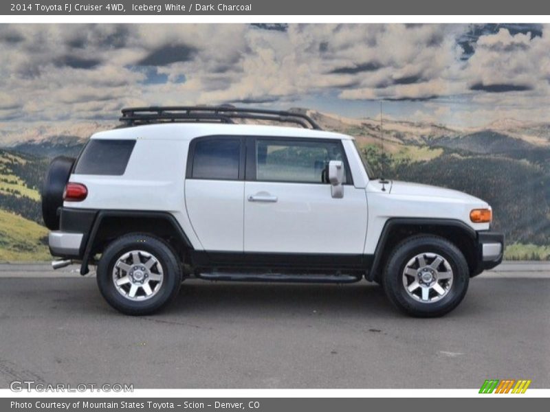 Iceberg White / Dark Charcoal 2014 Toyota FJ Cruiser 4WD