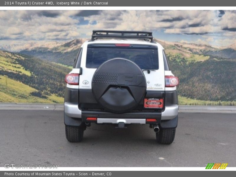 Iceberg White / Dark Charcoal 2014 Toyota FJ Cruiser 4WD