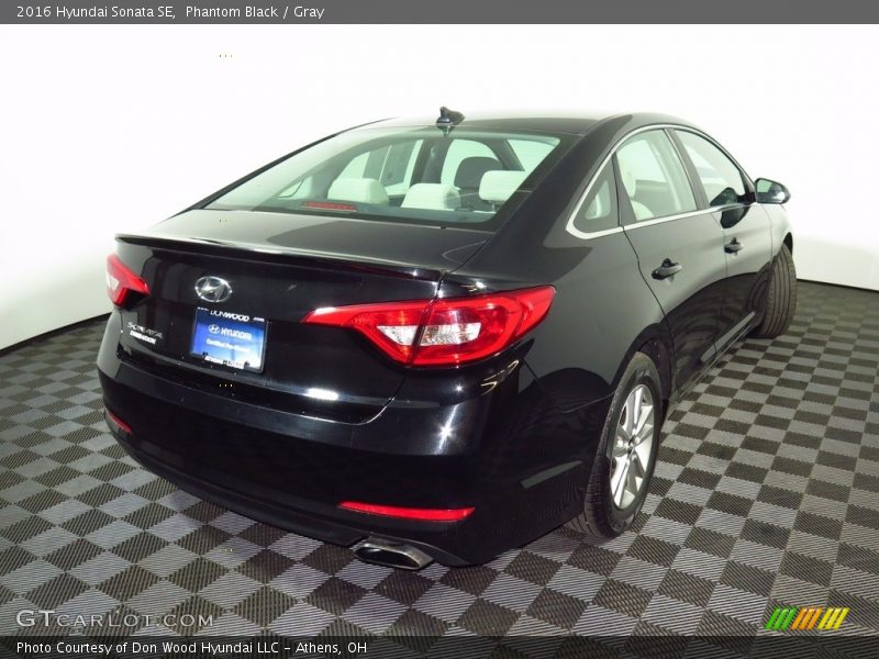 Phantom Black / Gray 2016 Hyundai Sonata SE