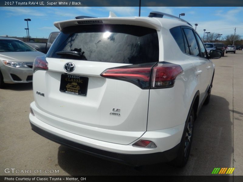 Super White / Black 2017 Toyota RAV4 LE