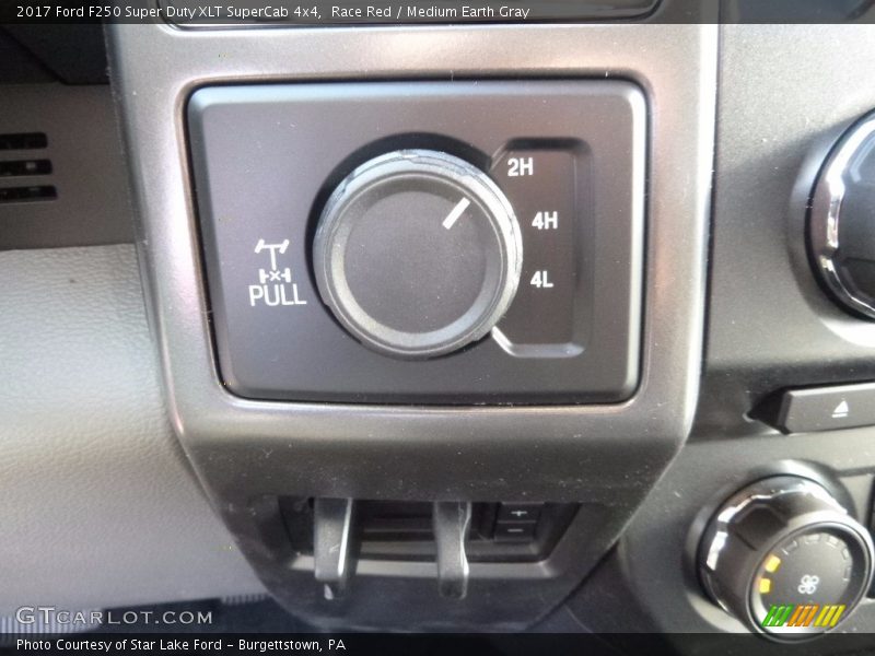 Race Red / Medium Earth Gray 2017 Ford F250 Super Duty XLT SuperCab 4x4