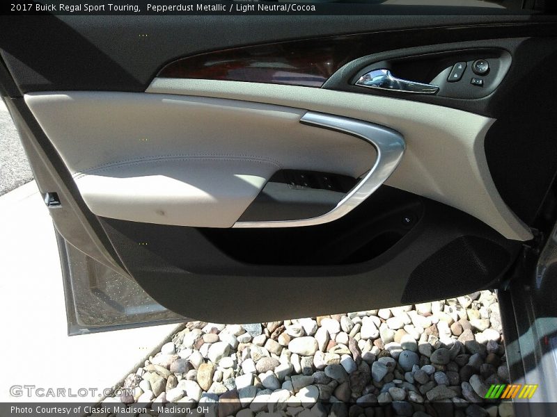 Pepperdust Metallic / Light Neutral/Cocoa 2017 Buick Regal Sport Touring