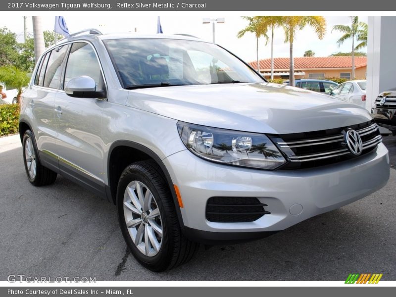 Reflex Silver Metallic / Charcoal 2017 Volkswagen Tiguan Wolfsburg