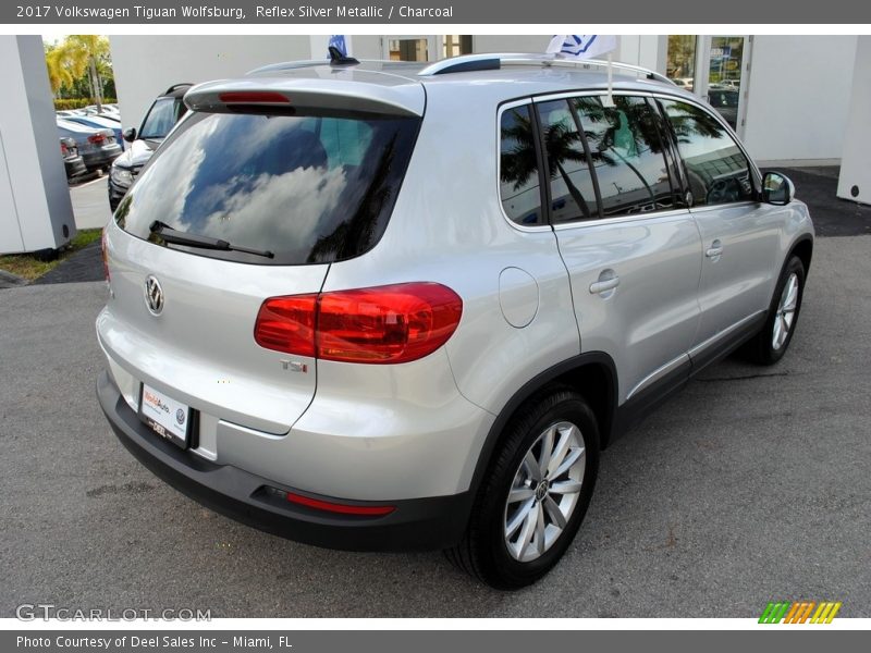 Reflex Silver Metallic / Charcoal 2017 Volkswagen Tiguan Wolfsburg