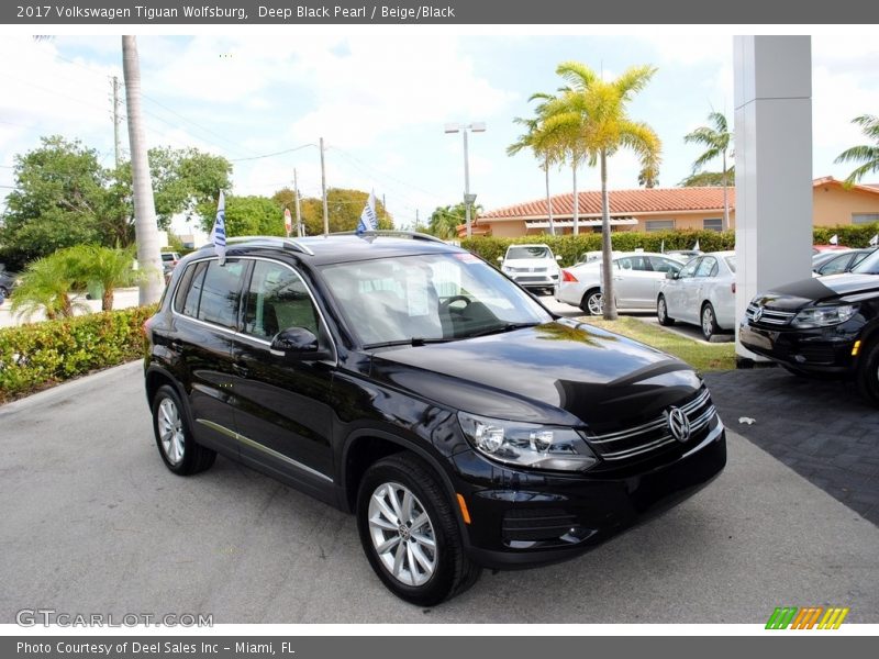 Deep Black Pearl / Beige/Black 2017 Volkswagen Tiguan Wolfsburg