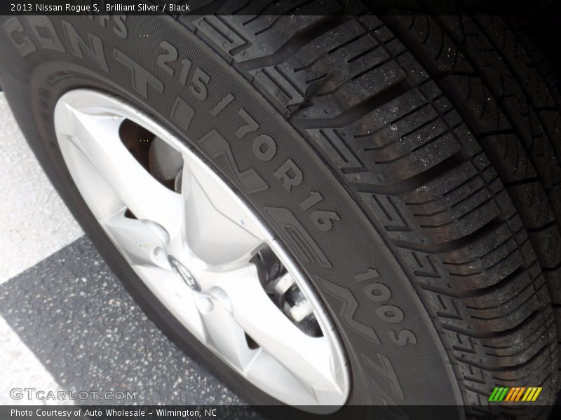 Brilliant Silver / Black 2013 Nissan Rogue S