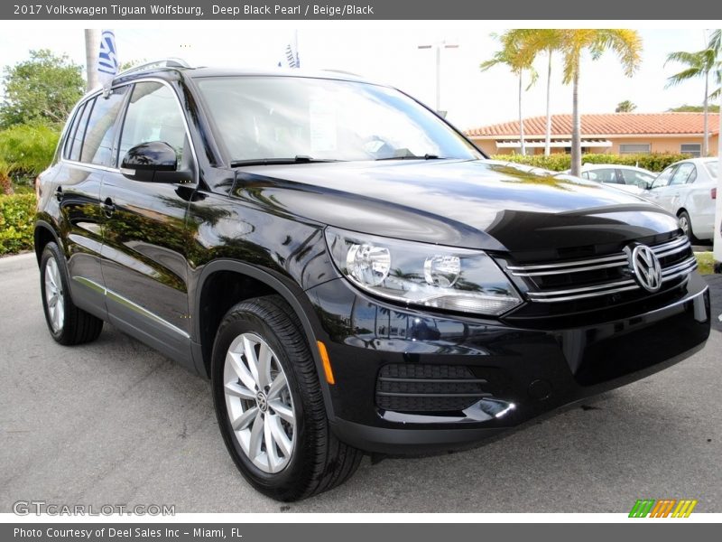 Deep Black Pearl / Beige/Black 2017 Volkswagen Tiguan Wolfsburg