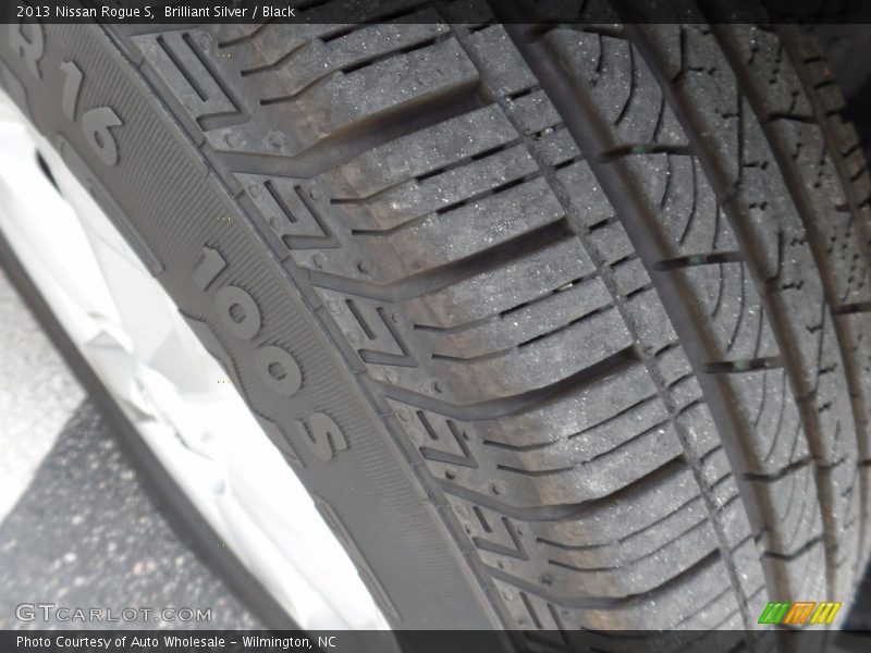 Brilliant Silver / Black 2013 Nissan Rogue S