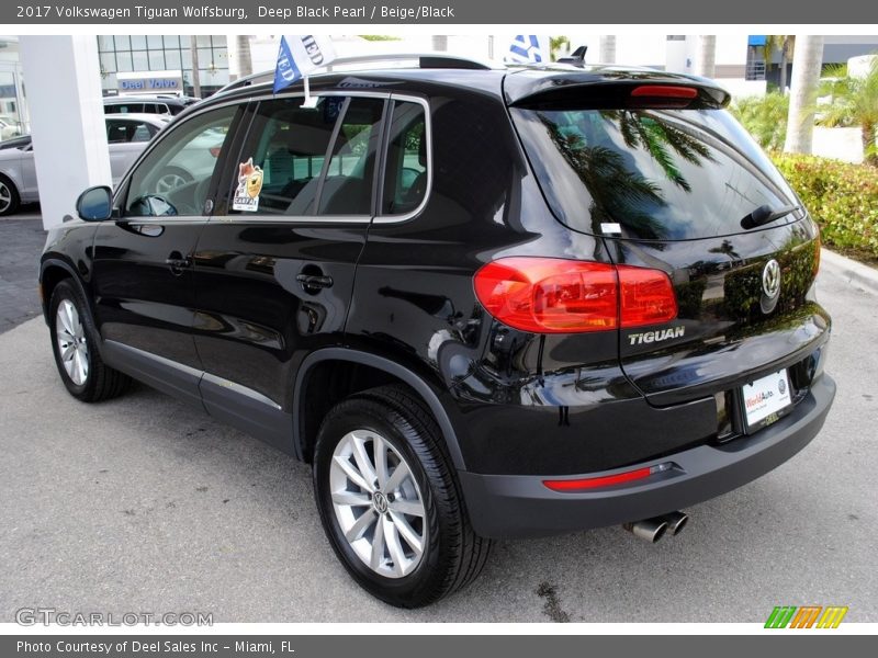 Deep Black Pearl / Beige/Black 2017 Volkswagen Tiguan Wolfsburg