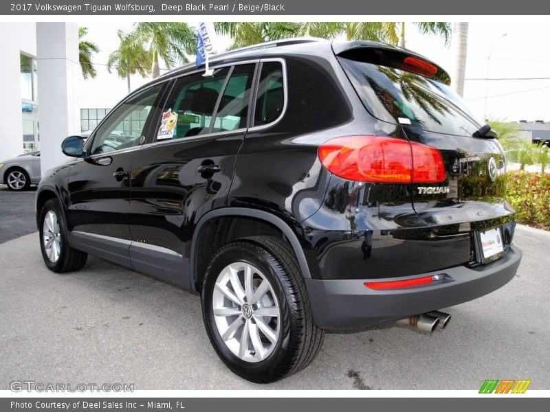 Deep Black Pearl / Beige/Black 2017 Volkswagen Tiguan Wolfsburg