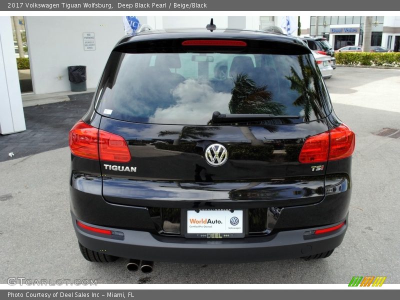 Deep Black Pearl / Beige/Black 2017 Volkswagen Tiguan Wolfsburg