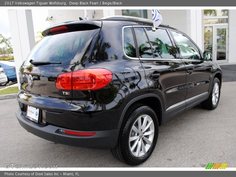 Deep Black Pearl / Beige/Black 2017 Volkswagen Tiguan Wolfsburg