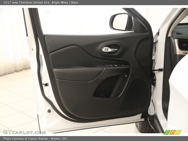 Bright White / Black 2017 Jeep Cherokee Limited 4x4